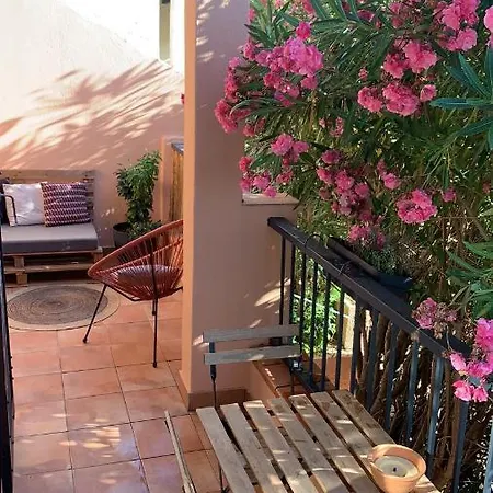 Joli T2, Piscine Dans Le Golf De Saint-tropez Апартаменты *